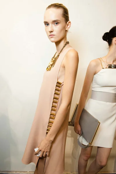 Look 44